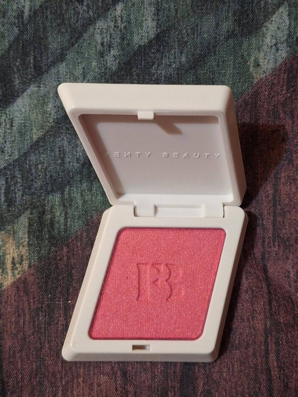 Fenty Beauty Fenty Cheeks Suede Powder Blush – Bubblebands (NEW With Box)